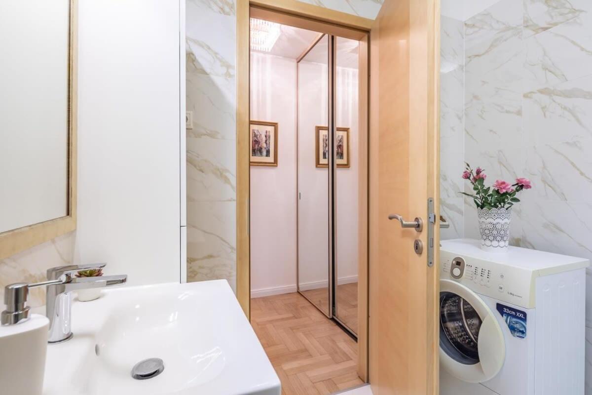 Homey Apartment With Ac And Balcony Budapeste Exterior foto