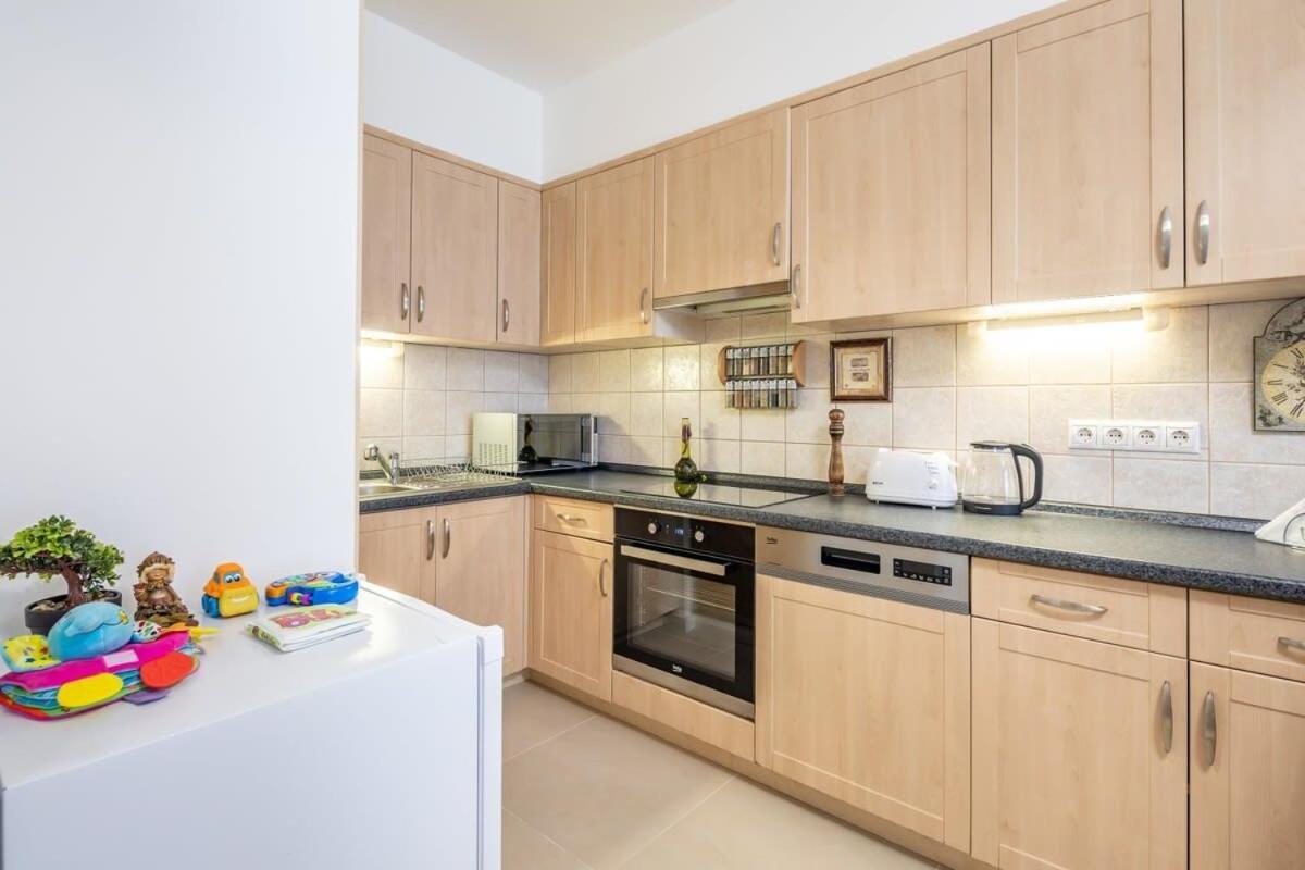 Homey Apartment With Ac And Balcony Budapeste Exterior foto